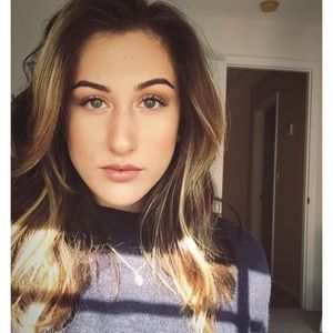 Meet your Posher, Dana